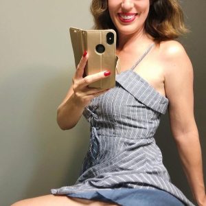 Une soirée coquine pour oublier le quotidien Lena - rencontre-Milf-Courbevoie