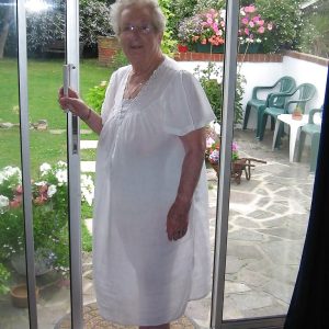 Moi au lit, c’est comme l’été à Cergy… Manon - rencontre-Cougar-Cergy