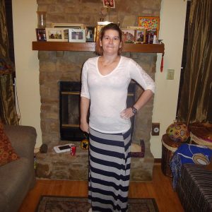 Si tu aimes marcher nu(e) en toute confiance, rejoins-moi à Lorient Mireille - rencontre-Cougar-Lorient