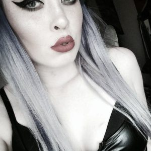 Je cherche à partager un verre chaud Charlène - rencontre-Libertine-Nice