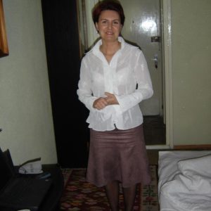 Je cherche à faire passer le temps Salomé - rencontre-MILF-Carcassonne